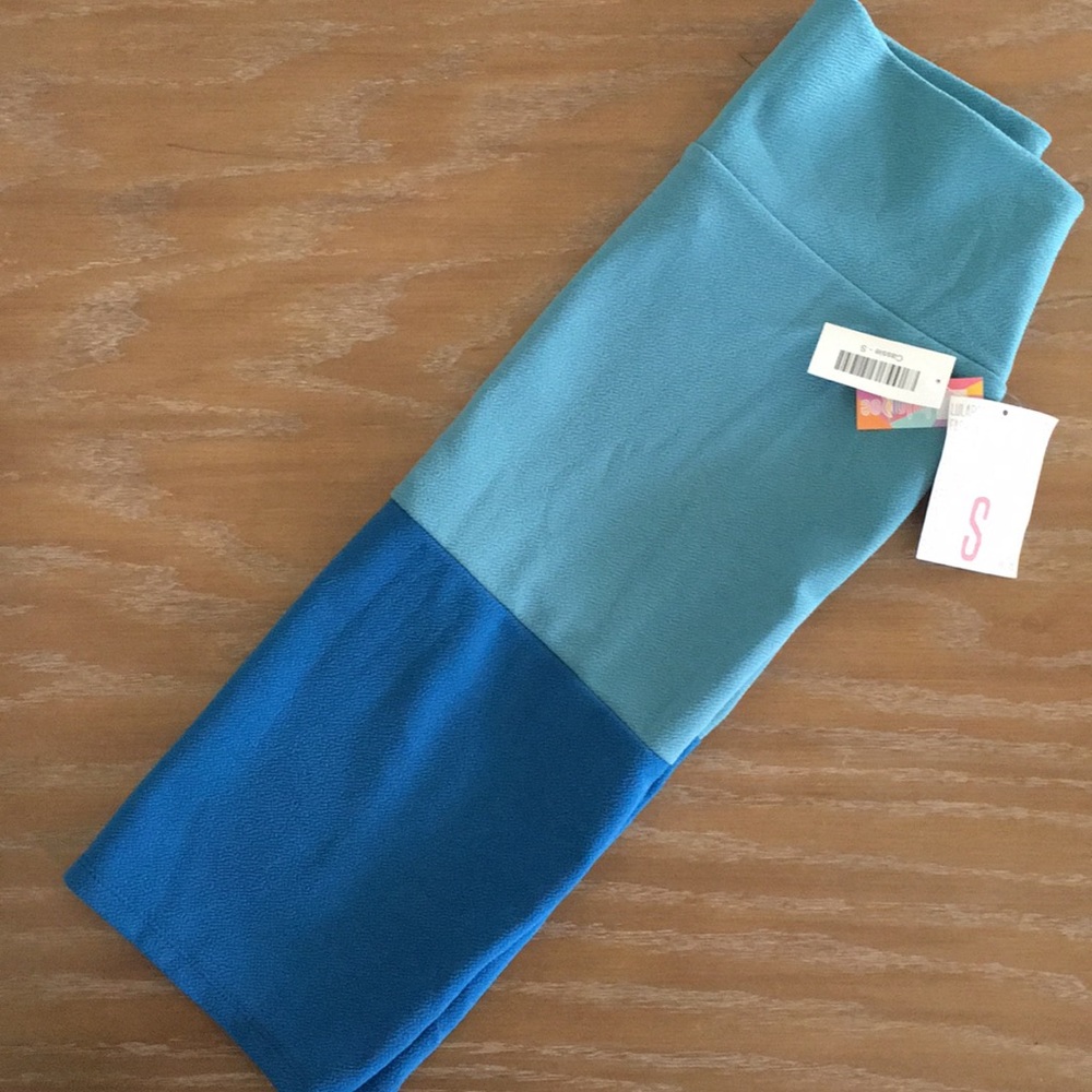 BNWT lularoe Cassie skirt size small